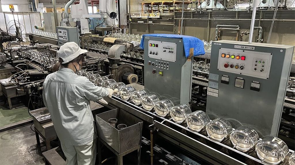 روال تولید شیشه فلاسک در کارخانه