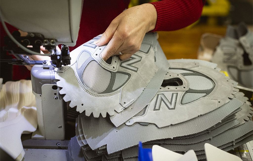 فرآیند تولید و توسعه تولید کفش اسپورت در کارخانه
